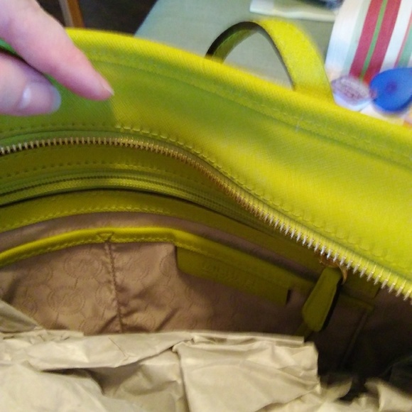 Michael Kors Jet Set Travel discontinued L Tote. - Picture 4 of 7